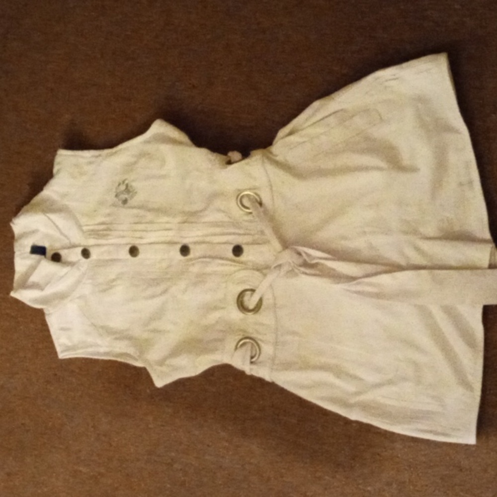 DEREON BY BEYONCE ROMPER FLEUR DE LIS DESIGN ON SNAPS AND FRONT WHITE XL…